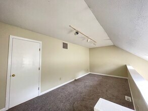 55 Cross St in Danbury, CT - Building Photo - Building Photo