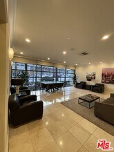 600 W 9th St in Los Angeles, CA - Building Photo - Building Photo