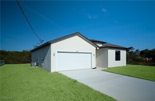 1282 Bucknell Rd in La Belle, FL - Building Photo