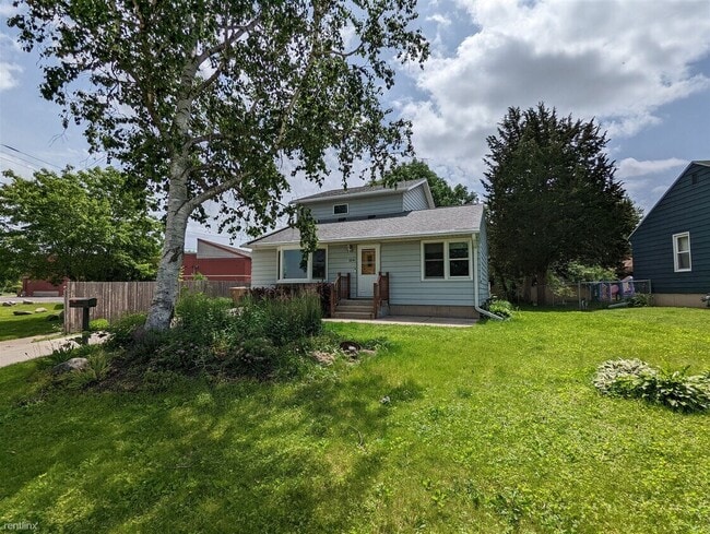 property at 3841 Ridgeway Ave
