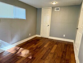 4727 Eppes St in Houston, TX - Building Photo - Building Photo