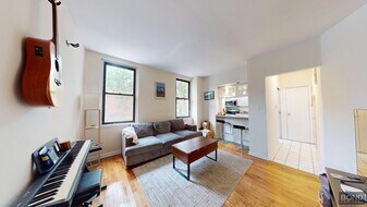 78 W 11th St in New York, NY - Building Photo