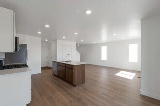 276 Glencoe Dr in Highland, UT - Building Photo - Building Photo