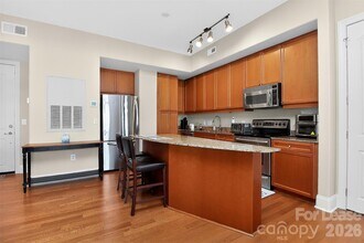 4620 Piedmont Row Dr in Charlotte, NC - Foto de edificio - Building Photo