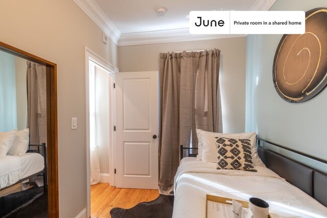 Private bedroom in 3 bed/1 bath Home in Boston, MA - Building Photo - Building Photo