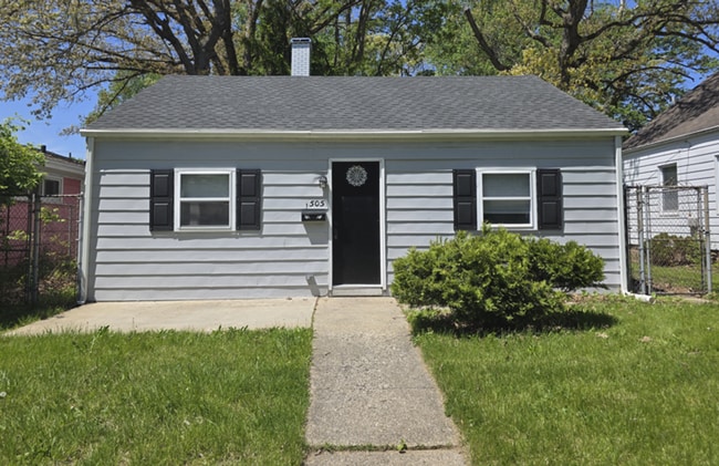 property at 1505 Huey St