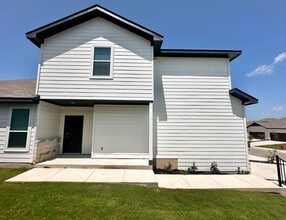 199 Schrader Dr in Buda, TX - Building Photo - Building Photo