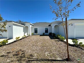 3821 SW 9th Ave in Cape Coral, FL - Building Photo - Building Photo