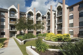 Highland Ridge in St. Paul, MN - Building Photo - Building Photo