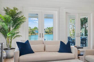 419 Lakefront Dr in Panama City Beach, FL - Building Photo - Building Photo