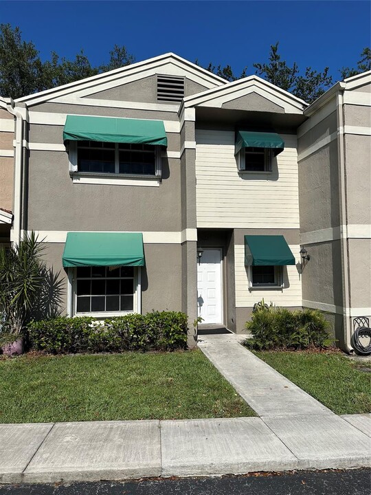 5122 SW 122nd Ter in Cooper City, FL - Foto de edificio