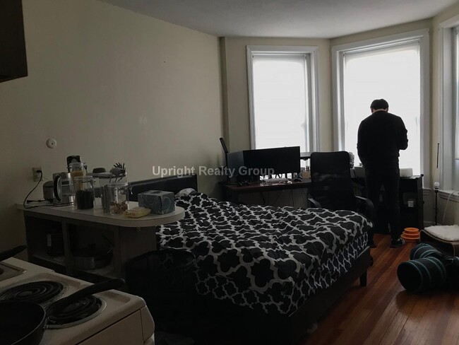 1120 Commonwealth Ave, Unit A in Boston, MA - Building Photo - Building Photo