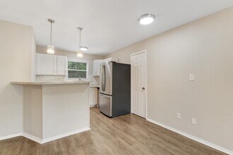 1520 Broadmoor Dr in Bryan, TX - Building Photo - Building Photo