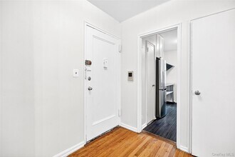 770 Bronx River Rd in Yonkers, NY - Building Photo - Building Photo