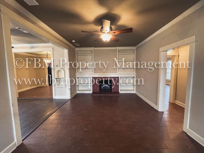 1500 Elmwood Ave in Corsicana, TX - Foto de edificio - Building Photo