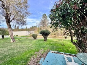 13197 La Barr Mdws Rd in Grass Valley, CA - Building Photo - Building Photo