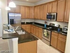 2766 Via Piazza Loop in Ft. Myers, FL - Building Photo - Building Photo