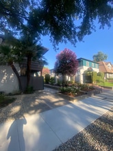 271 S El Molino Ave in Pasadena, CA - Building Photo - Building Photo