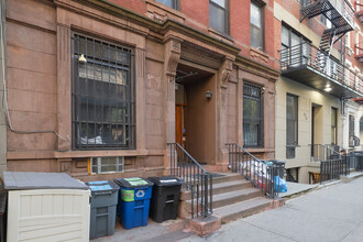 412 E 88th St in New York, NY - Building Photo - Building Photo