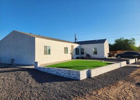 220 4th Ave E, Unit 1 in Buckeye, AZ - Building Photo