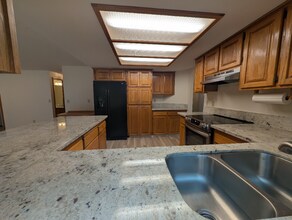 13250 SE 127th Ave in Clackamas, OR - Foto de edificio - Building Photo