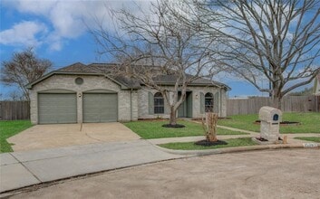 2538 Knights Cir in Stafford, TX - Foto de edificio - Building Photo