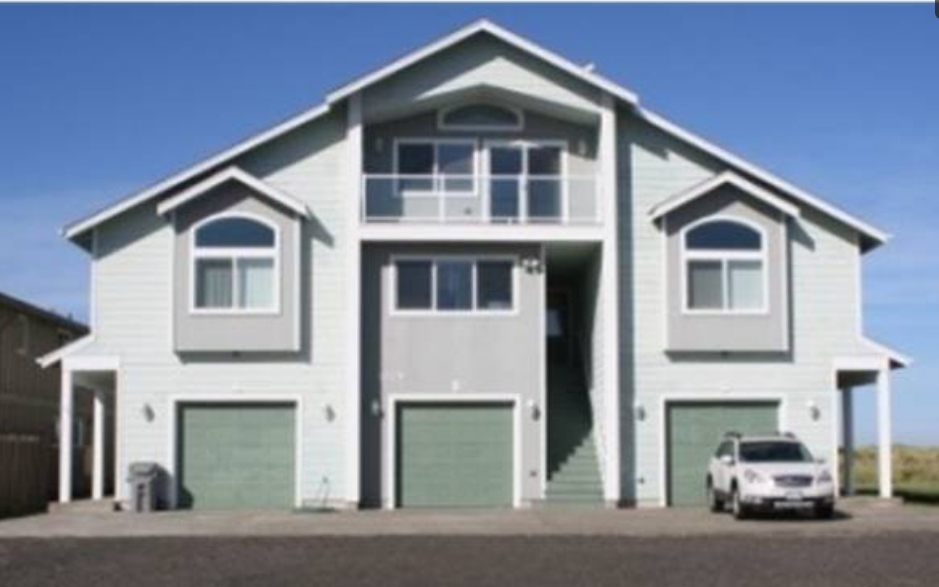 1029 S Sand Dune Ave SW in Ocean Shores, WA - Building Photo