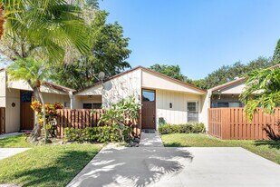 22289 Timberly Dr in Boca Raton, FL - Building Photo