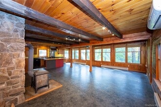 559 Quaker Hill Rd in Pawling, NY - Building Photo - Building Photo