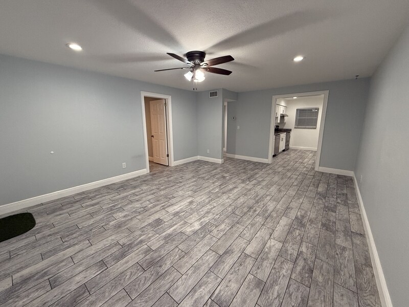 4910 W Ingraham St in Tampa, FL - Building Photo