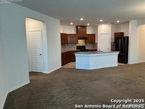 15415 Pine Path in San Antonio, TX - Building Photo - Building Photo