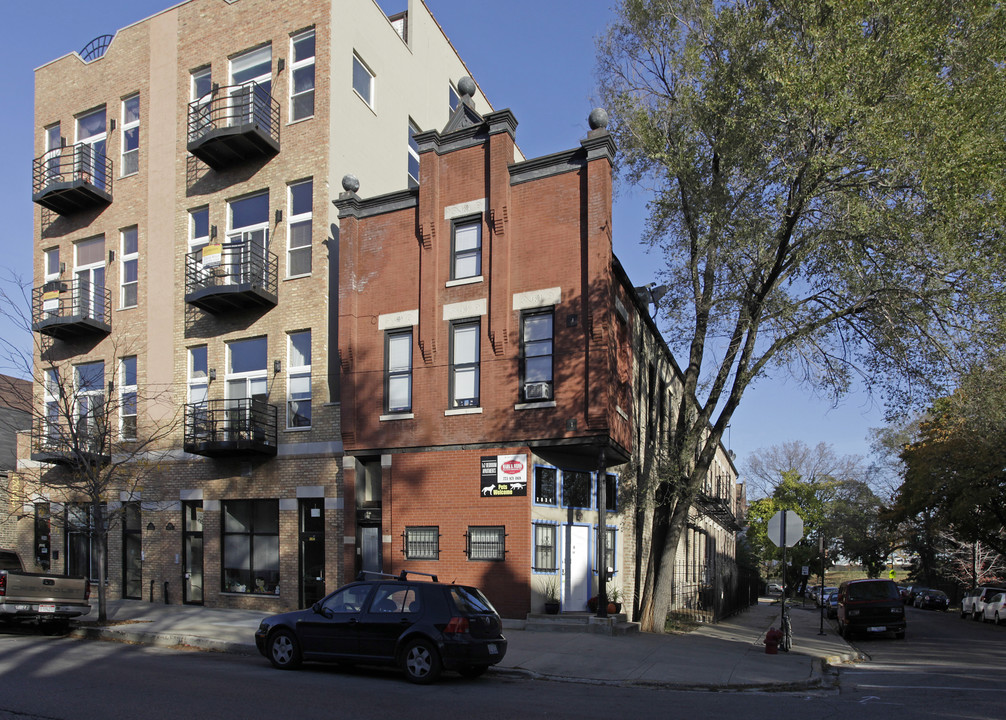 2034 W Webster in Chicago, IL - Building Photo