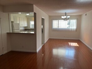 1065 S Holt Ave, Unit Unit 2 in Los Angeles, CA - Building Photo - Building Photo