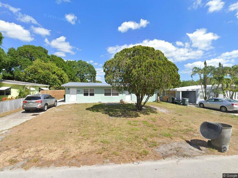 1706 Ponce De Leon Prado in Fort Pierce, FL - Building Photo