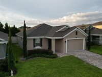 5237 Tracie Wy in St. Cloud, FL - Foto de edificio - Building Photo