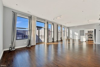 2 S Leavitt St in Chicago, IL - Building Photo - Building Photo
