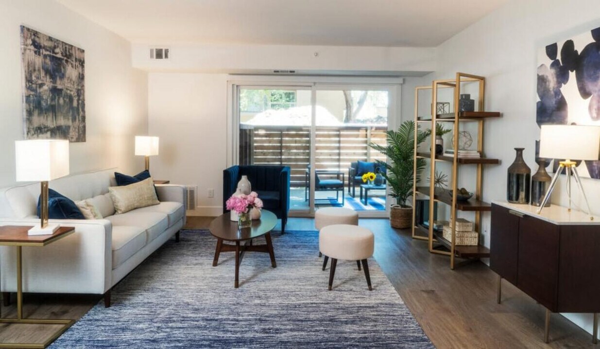350 Sharon Park Dr in Menlo Park, CA - Building Photo