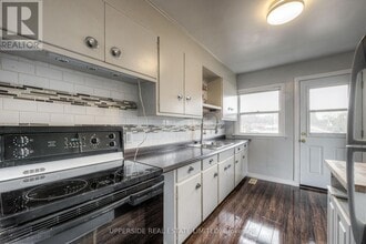 7 Balmoral Dr in Kitchener, ON - Building Photo - Building Photo