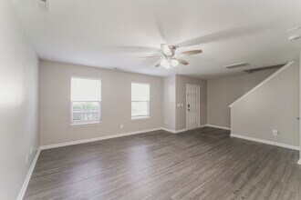 1227 Pinehaven Ct in Charlotte, NC - Building Photo - Building Photo