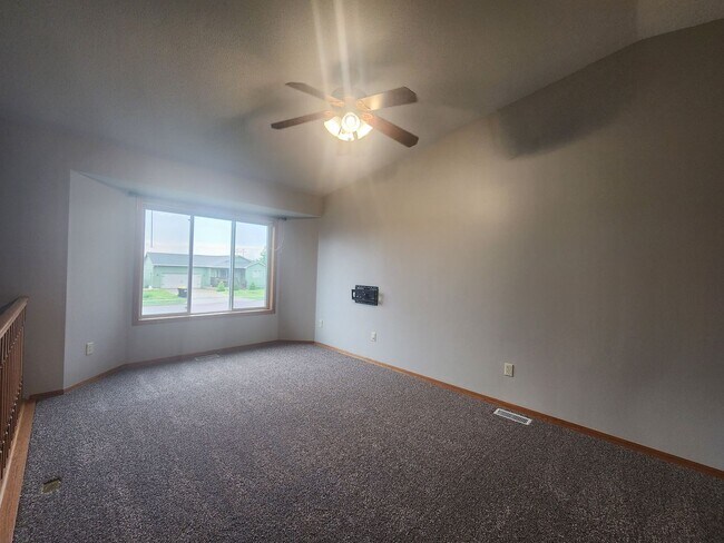 821 S Whitewood Ave in Sioux Falls, SD - Building Photo - Building Photo