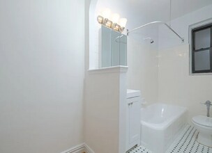 55 E 190th St in Bronx, NY - Building Photo - Building Photo