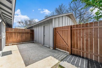 317 W William Cannon Dr in Austin, TX - Building Photo - Building Photo