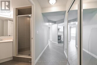 2379 Central Park Dr in Oakville, ON - Building Photo - Building Photo