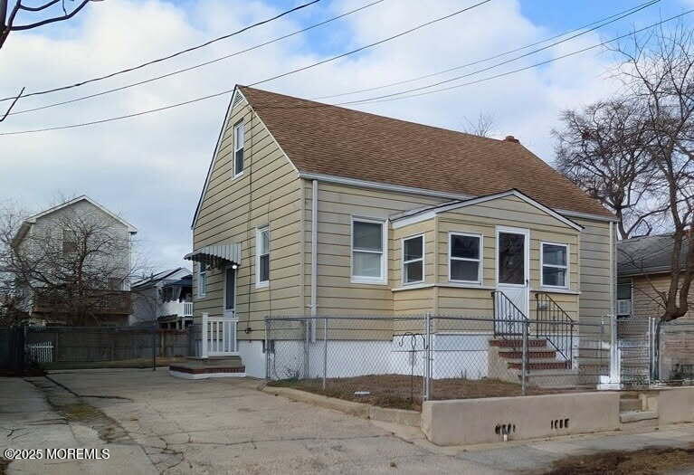 21 Campview Ave in Keansburg, NJ - Building Photo
