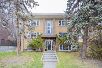 Mission Manor in Calgary, AB - Building Photo - Primary Photo