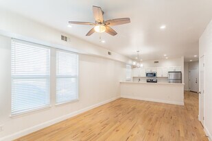 4914-4916 San Jacinto St in Dallas, TX - Building Photo