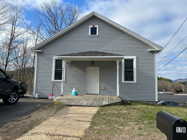 17 Hill Ave in Ashland, NH - Building Photo - Building Photo