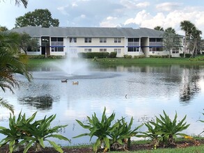 1531 SE Royal Green Cir, Unit 206 in Port St. Lucie, FL - Building Photo - Building Photo