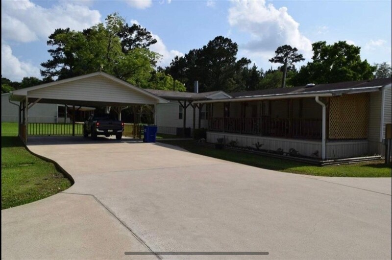 320 Stewart St in Kountze, TX - Building Photo