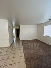 800 W Pleasant Ave in Tulare, CA - Building Photo - Building Photo